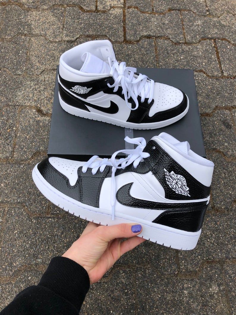 Custom Air Jordan 1 Black White High
