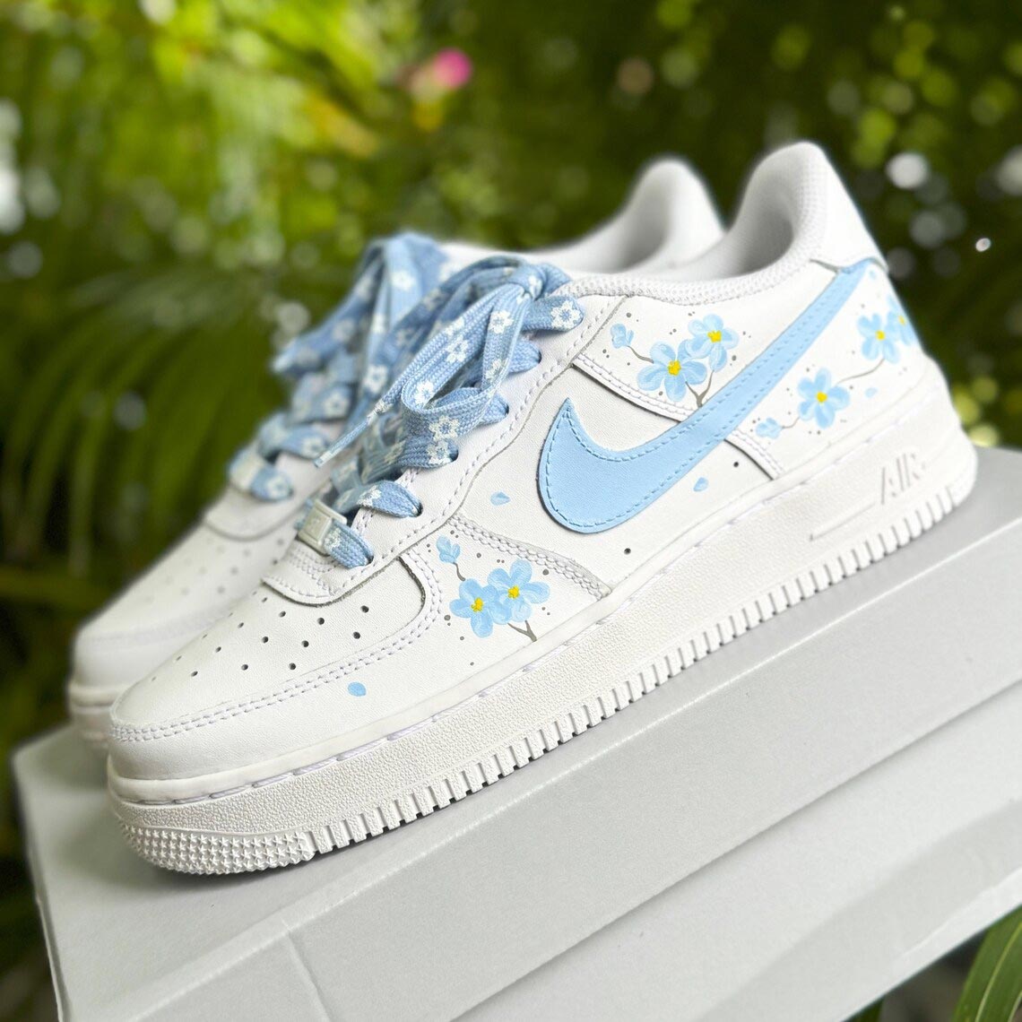 Custom Air Force 1 White Blue Floral