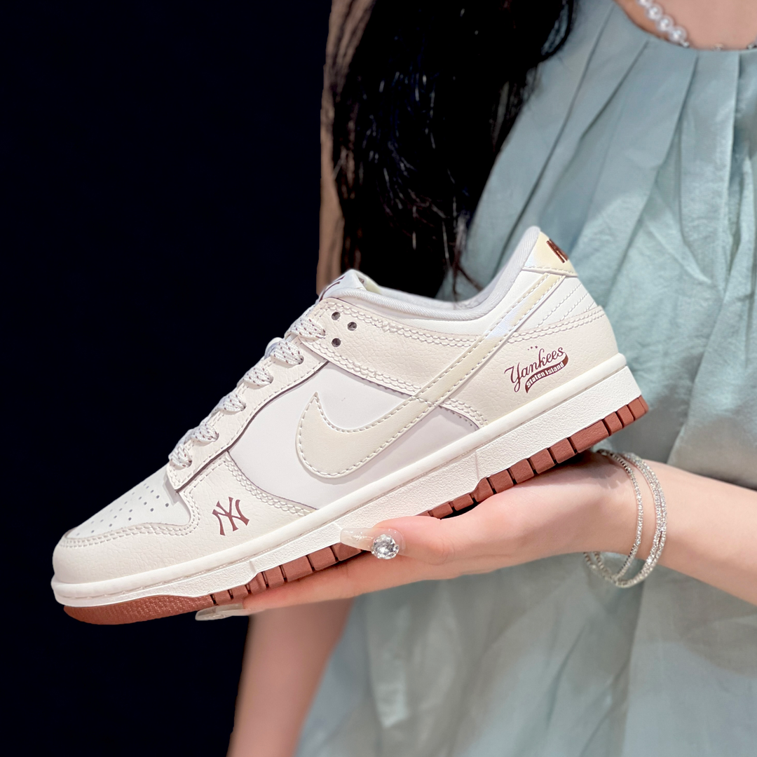 Beige Custom Sneakers Nike Dunk