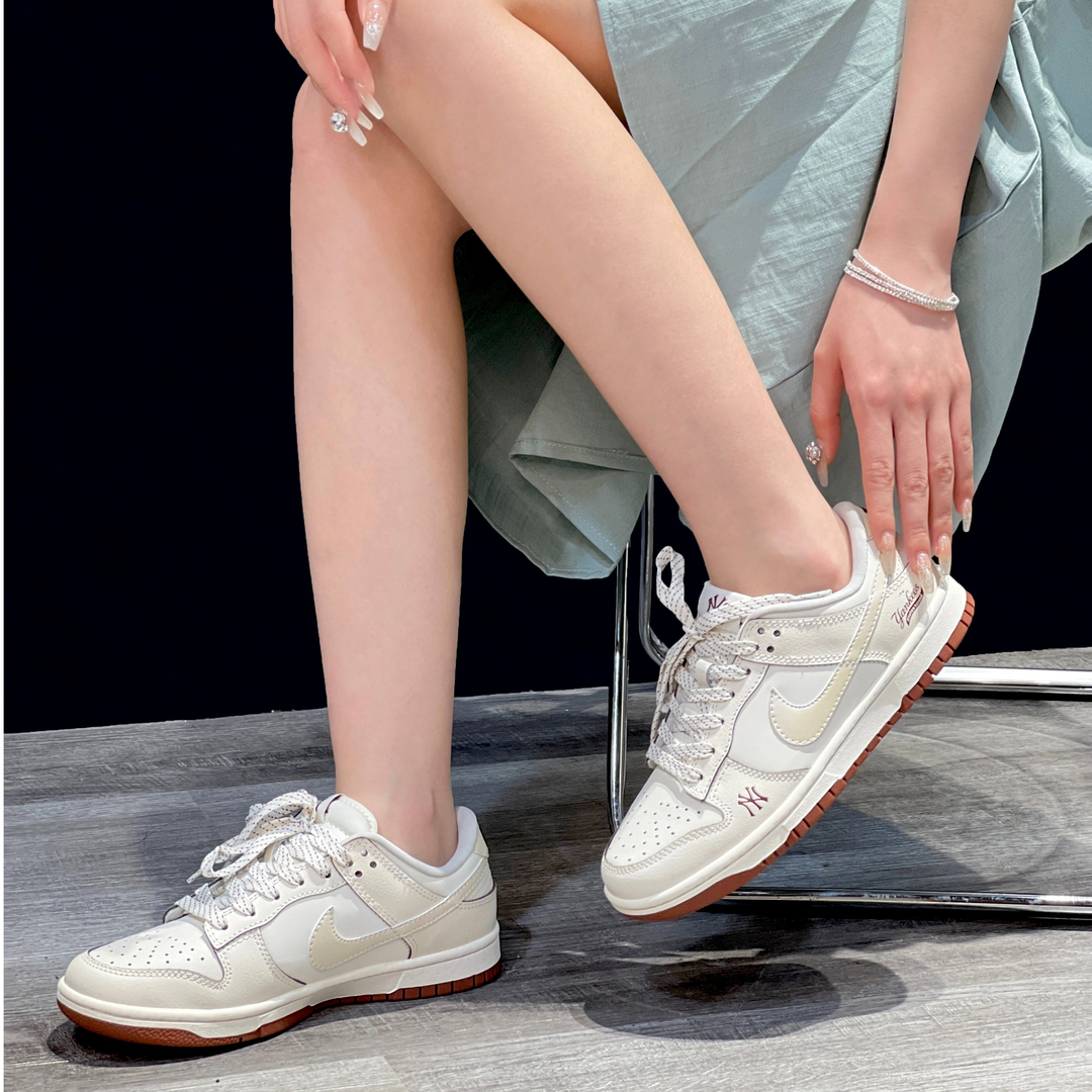 Beige Custom Sneakers Nike Dunk